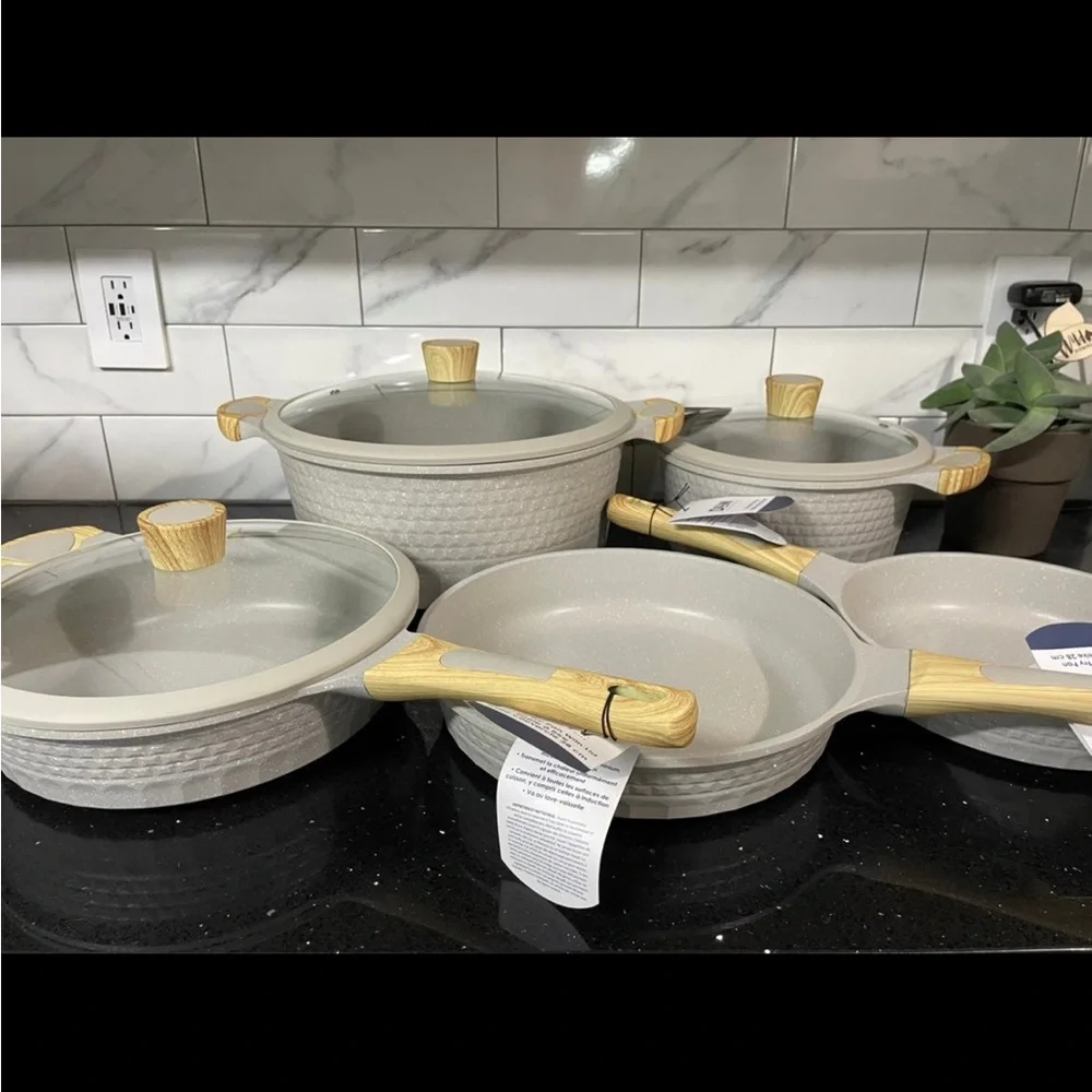Light Gray Ceramic Nonstick Cookware Set with Wood-Effect Handles